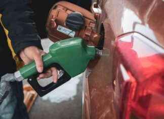 Akaryakıt Tabelası Değişti: Benzin Fiyatlarına Zam Geldi akaryakt-tabelas-deiti-benzin-fiyatlarna-zam-geldi