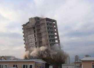 Hatay’da 14 Katlı Bina Yıkıldı: Vatandaşlar Deprem Etkisiyle Sarsıldı hatayda-14-katl-bina-ykld-vatandalar-deprem-etkisiyle-sarsld