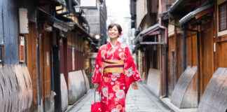 Kimono Moda Haftası: Geleneksel Japon Zarafetinin Modern Yorumu Komonomoda.com - Kimono Modelleri - Kimono Stilleri - En Popüler Kimono Giysileri